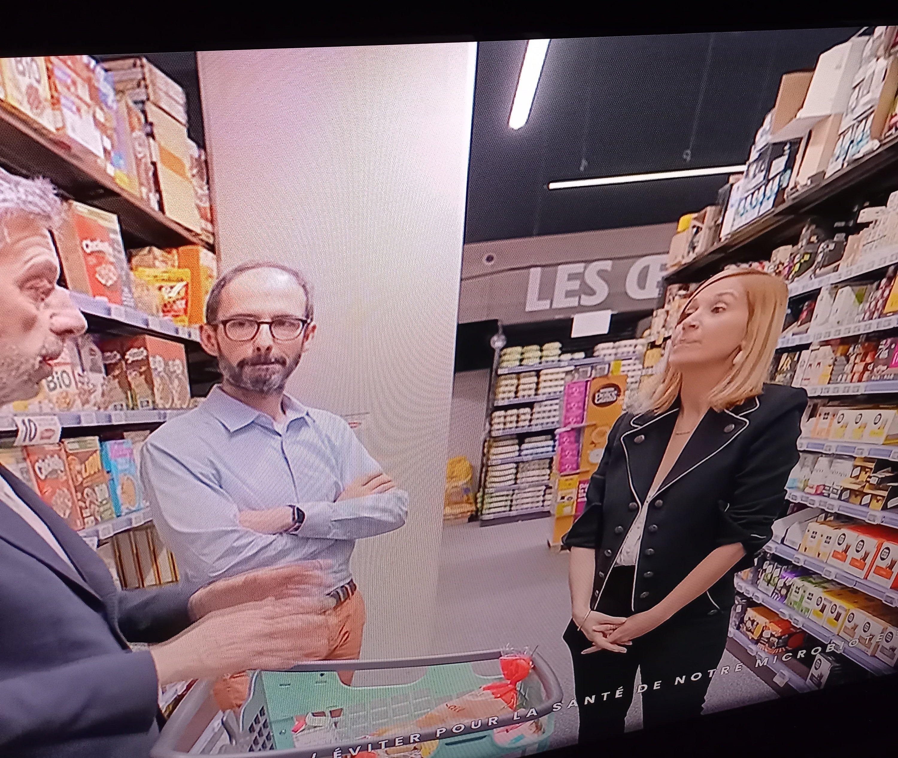 Donc c est avec mansuétude que j observe France 2 m expliquer qu il