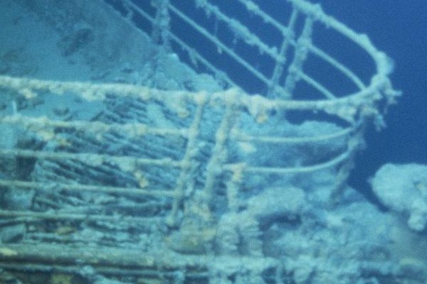 Titanic un sous marin touristique porté disparu des recherches sont