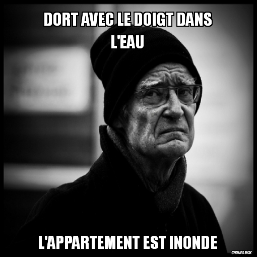 pas fini avec les doigts dans l'eau