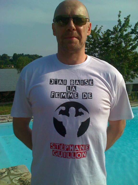 Soral troll Stéphane Guillon.