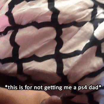 Il punit son père qui ne lui a pas acheté la PS4 !