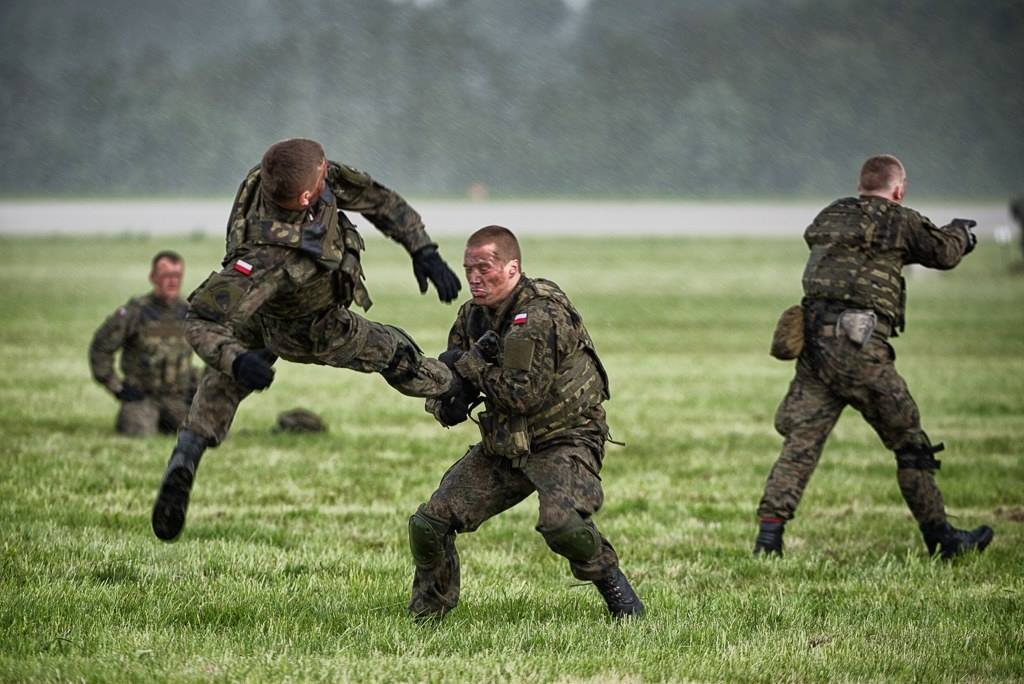 Tu vois, le monde se divise en deux catégories.