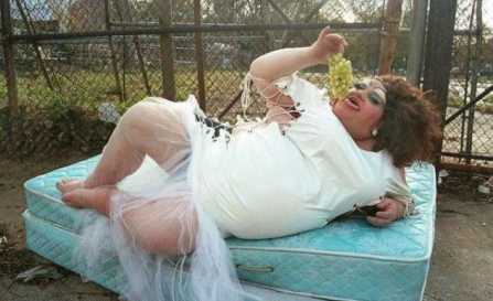 Posey , dans mon canapey 