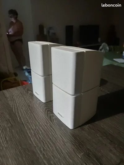 A vendre une paire d'enceintes