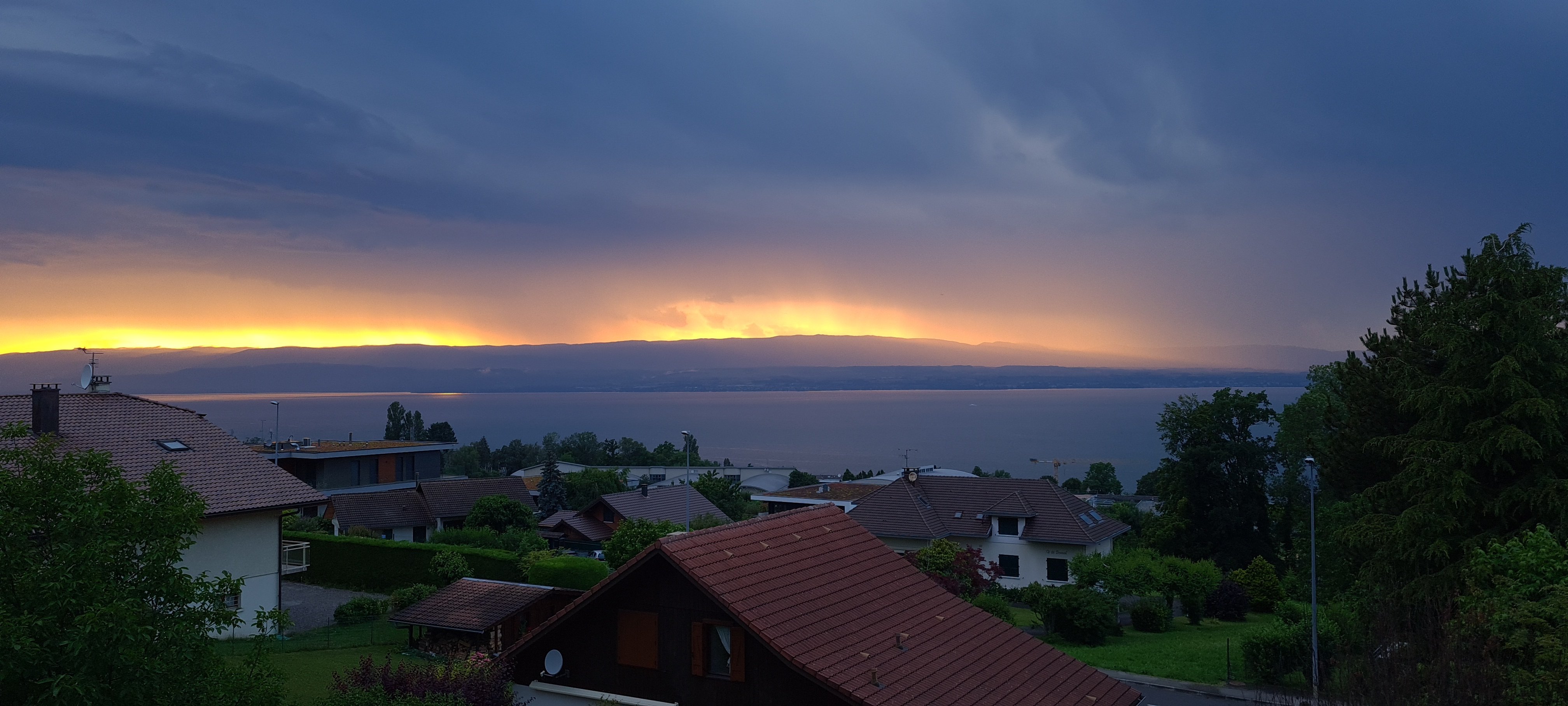 Couché de soleil sur le Jura.