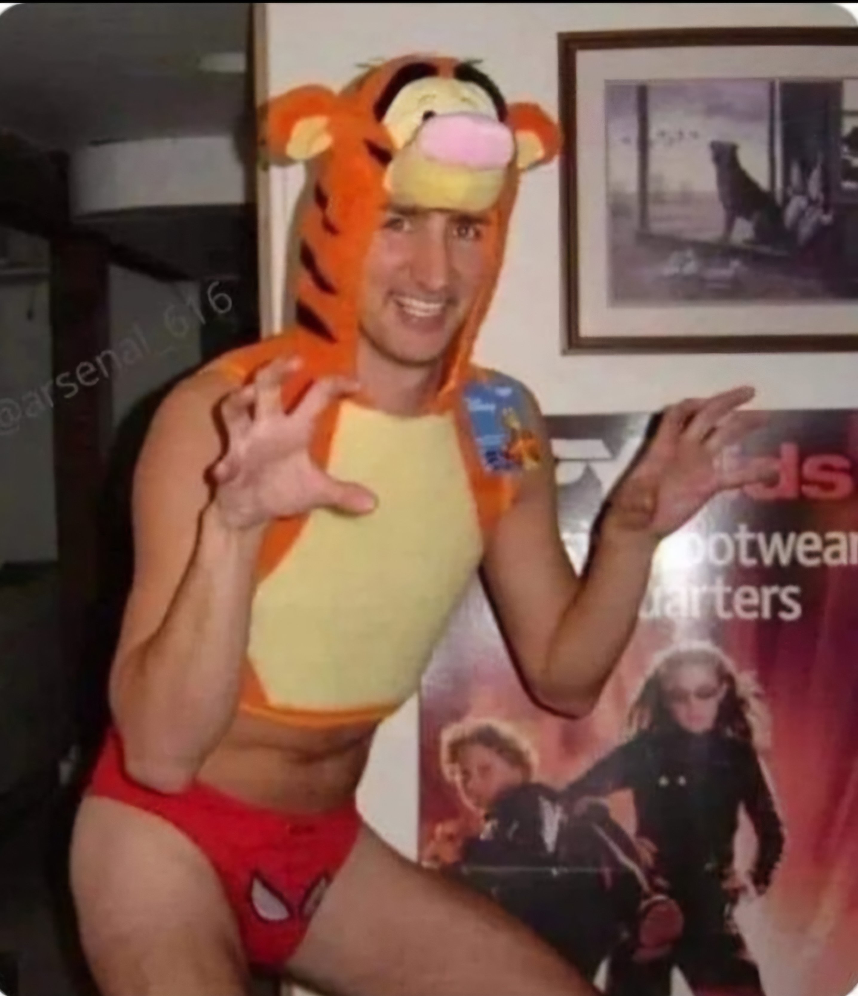 La poutine ne met pas à jour les violons. Le croissant fait l'arlésienne. [spoiler]