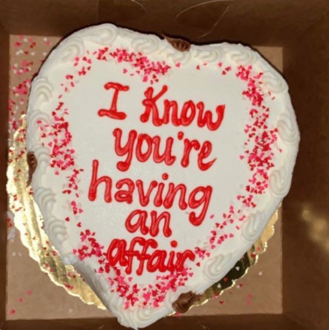 9 ans! merci a @Kaporal974, de me l'avoir rappelé &amp; souhaité, first pour le coup.Bisous a tous et aimez vous bordel.