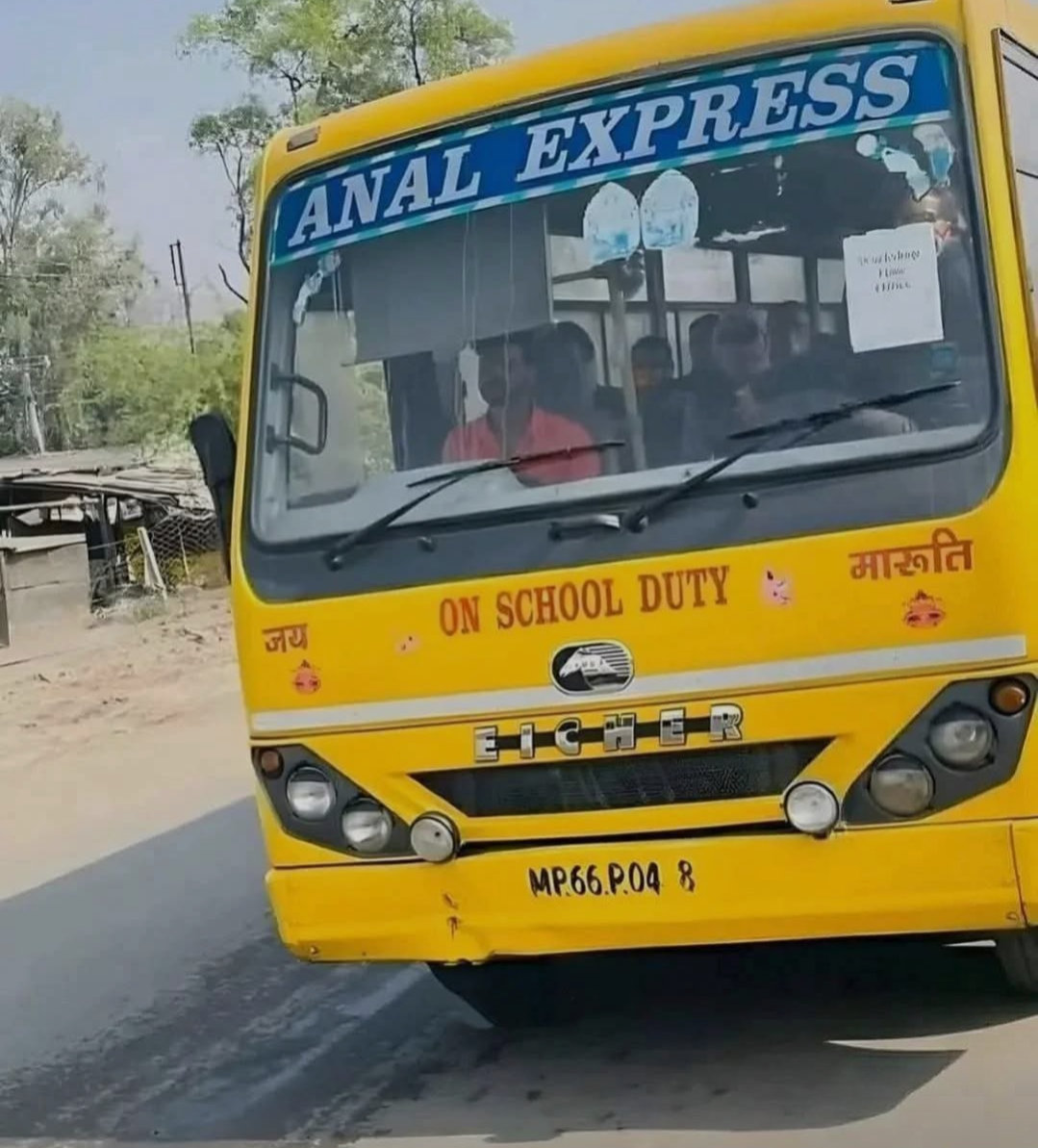 Le bus de la Prout School