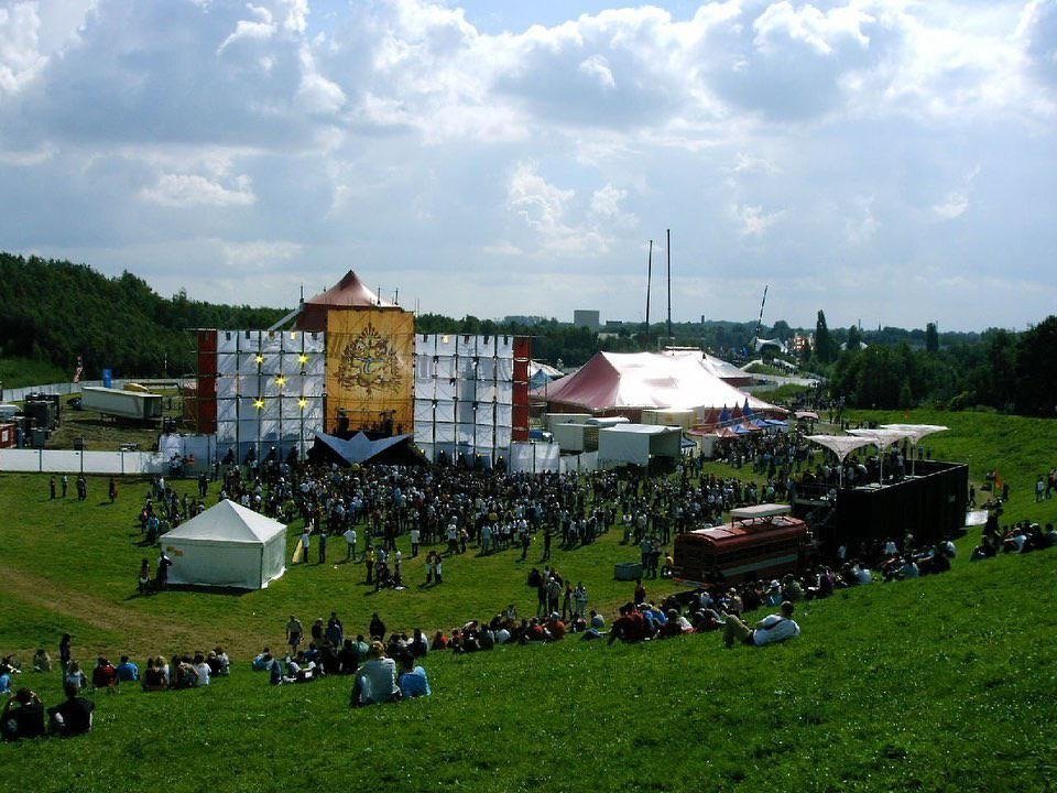 Back to basics: Tomorrowland Edition 1