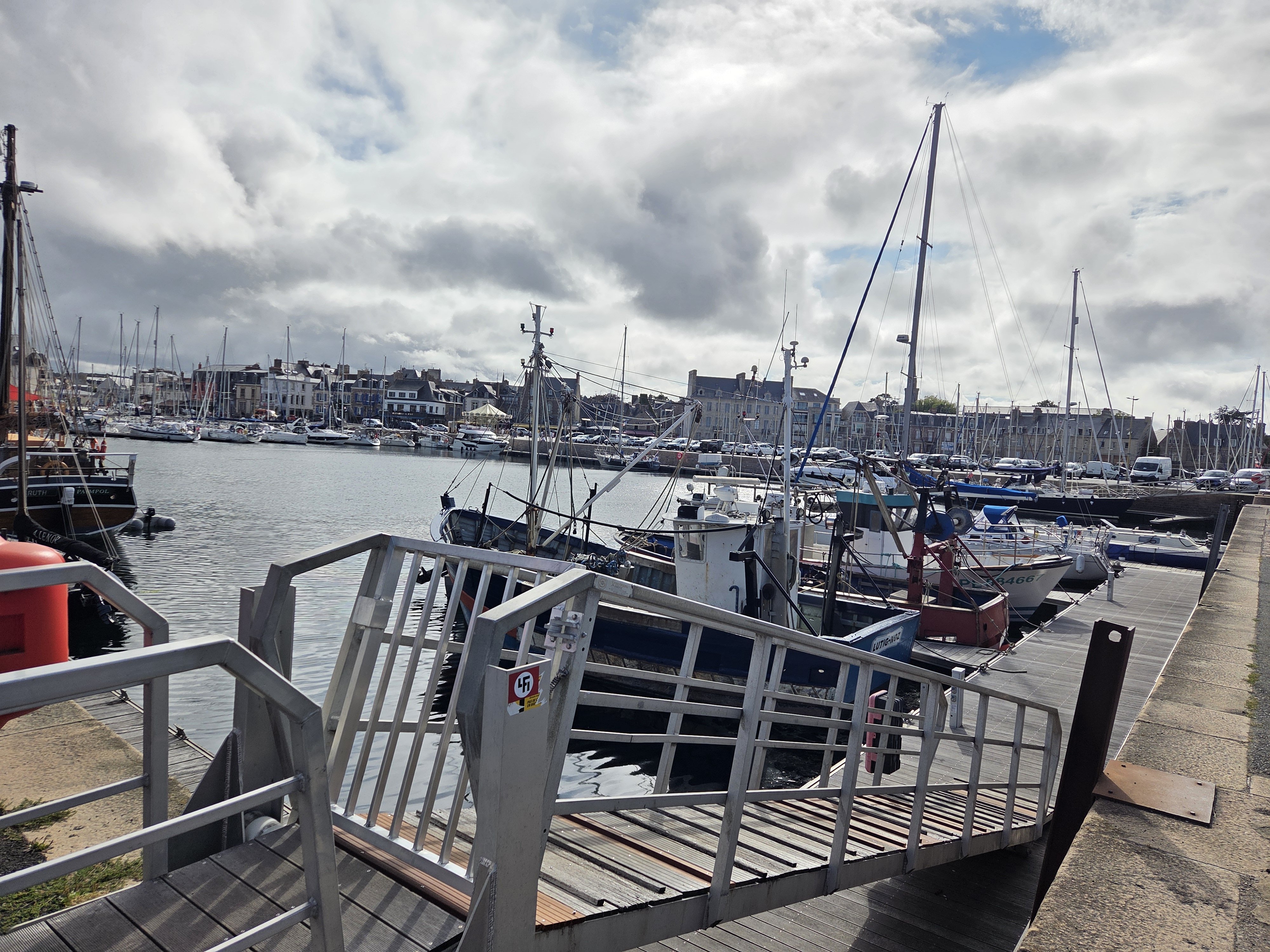 Un port en Bretagne, et ce...Mais j'adore ces régions (3)