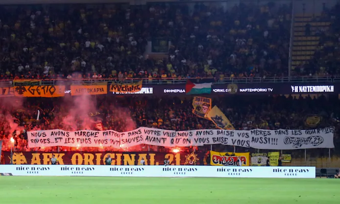 Nouvelle banderole raciste ..