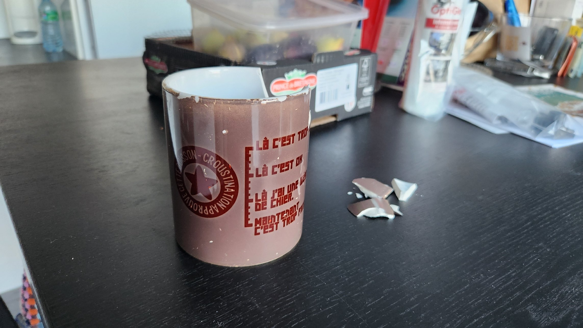 RIP mon vieux mug Croustination, emporté par la gravité…