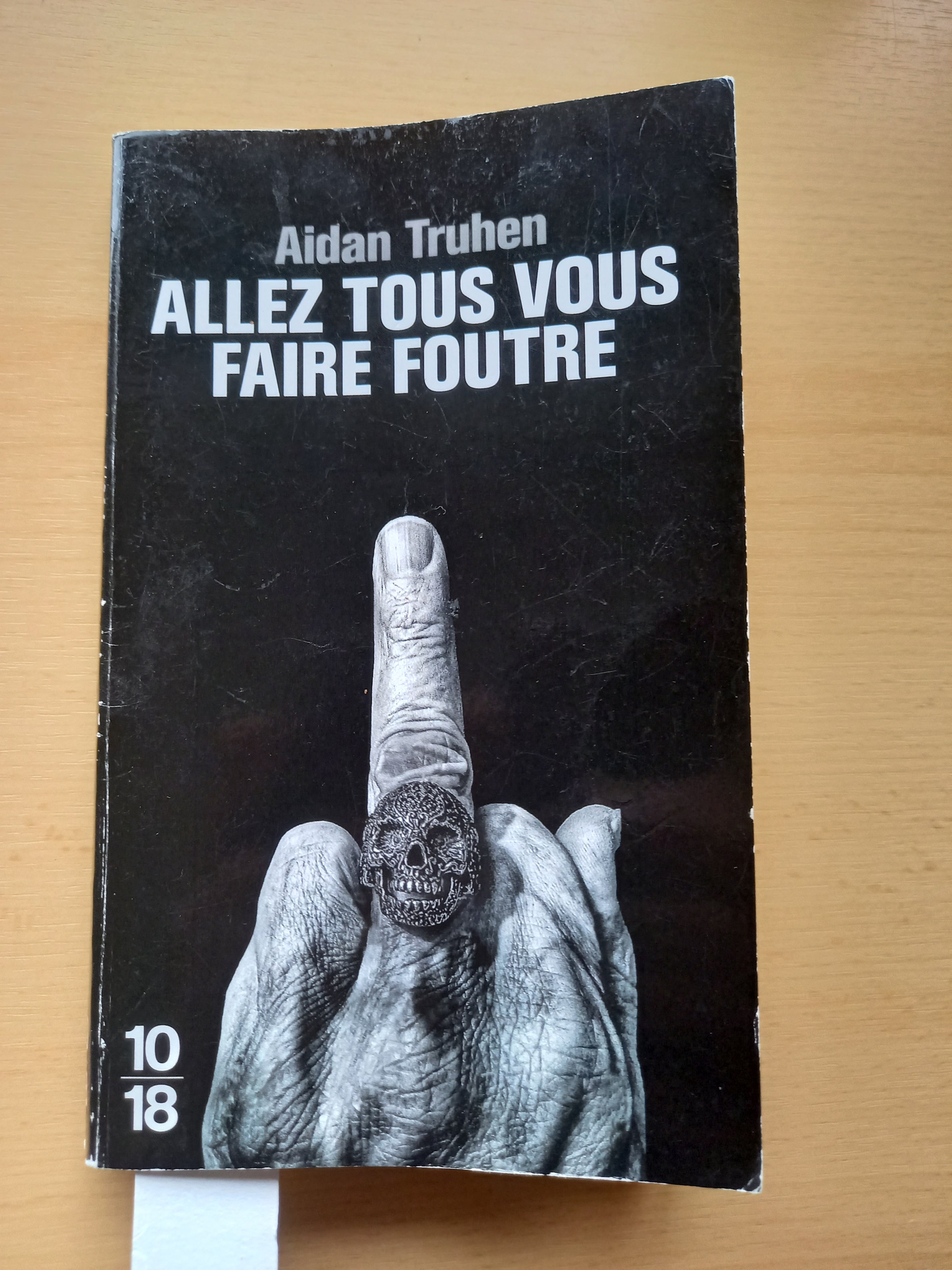 En ce moment, Aiden Truhen.