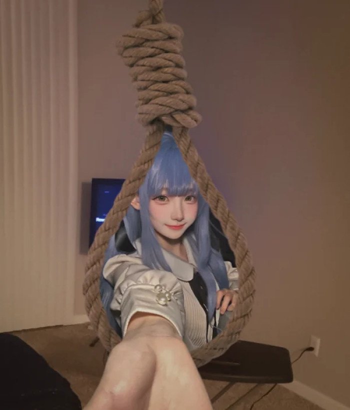 Je suis un homme simple. Je vois une Femme ...