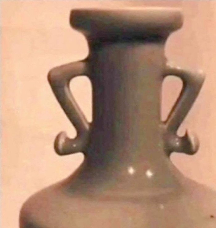 Un vase antique de l'époque Tétéou daté de 1345 av. J-C
