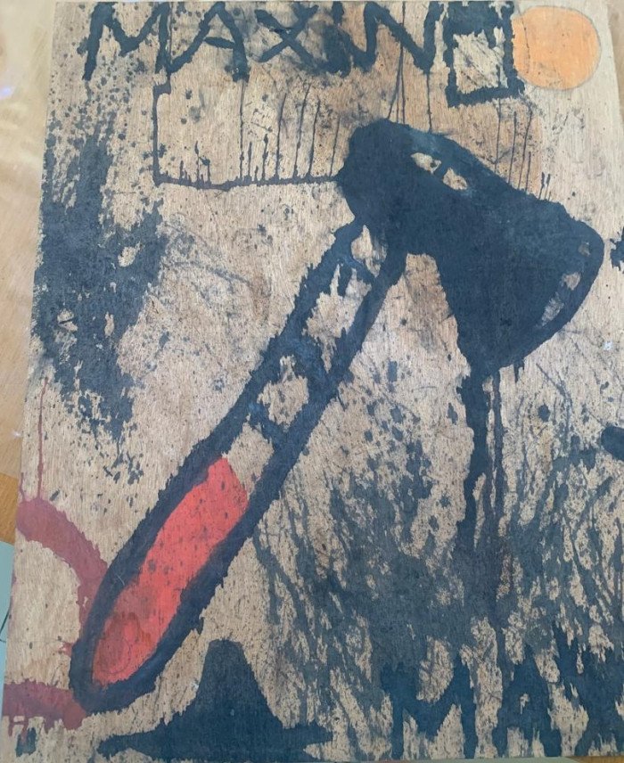 Un avis ?En faisant un peu de rangement je tombe sur cette planche qui traînait depuis quelques temps.Cette oeuvre est celle d'un ado qui a passé une partie des vacances à la maison.Et je vous garantis que c'est pas fake.Sinon je n'ai pas retrouvé d'oiseau crevé ou de cadavre de chat.