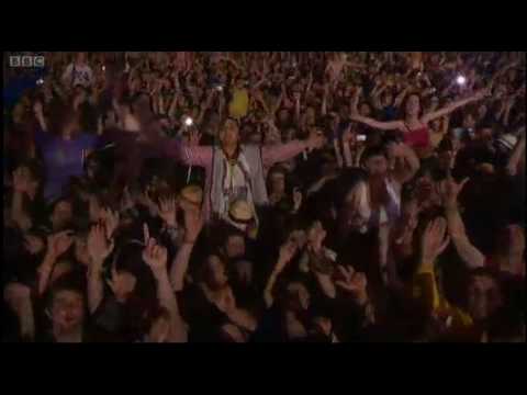 Eminem Not Afraid en live et une petite surprise