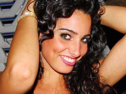 Je suis la meuf de qui?