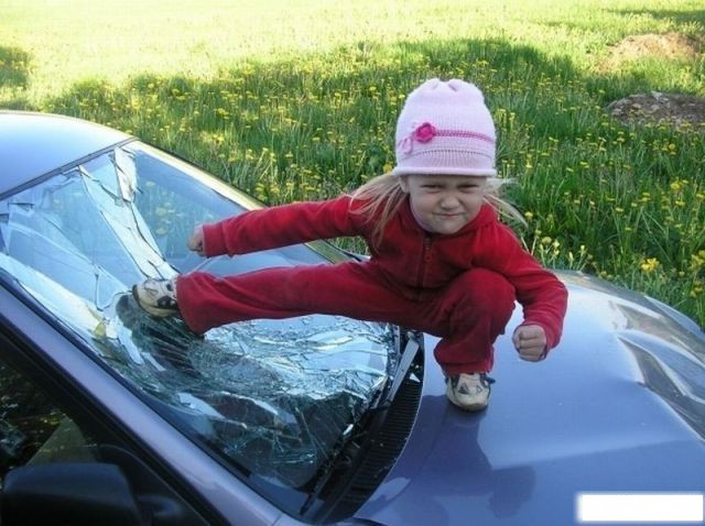 La fille caché de chuck norris tiens de son pére !