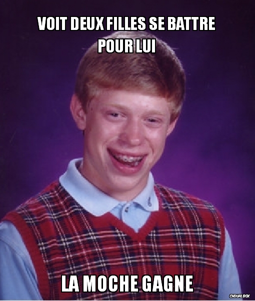 Voit deux filles se battre pour lui..