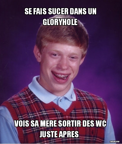 Se fais sucer dans un gloryhole 