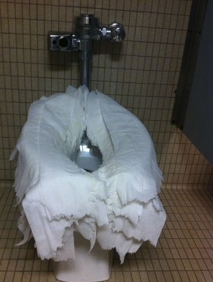 Quand je vais dans des toilettes publiques