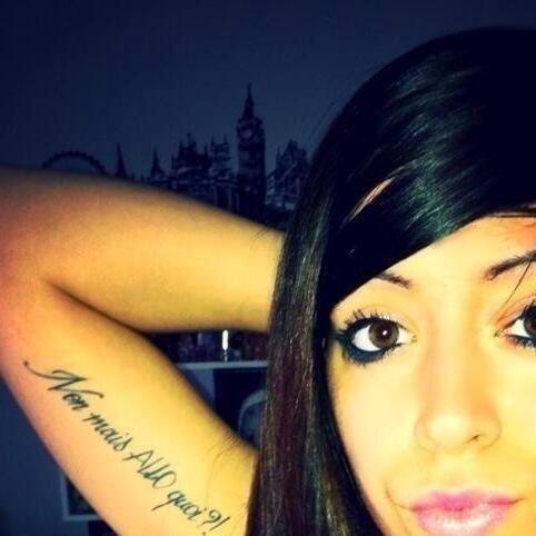 Tatoo compris. [Nabilla, Tatouage]