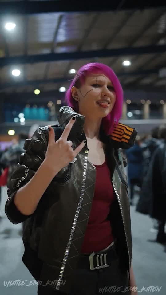 V par little_emo_kitten