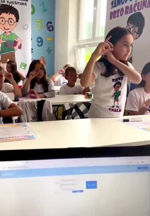 La fille de Sheldon Cooper.