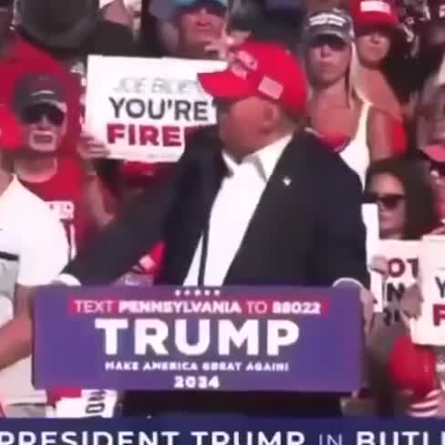 Un autre angle de la tentative d'assassinat de Donald Trump.