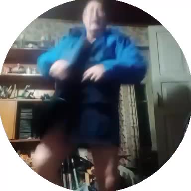 Désolé , me suis jamais présenté , une petite vidéo pour réparer ça