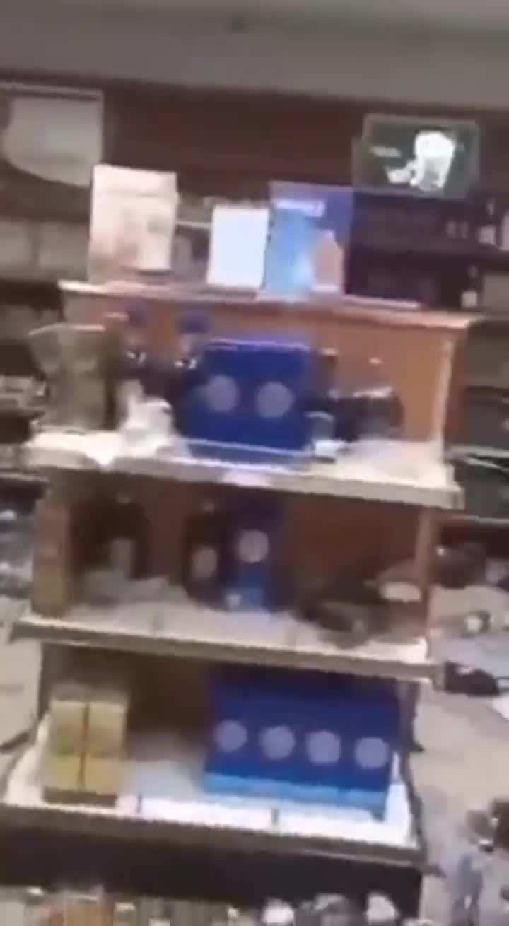 Pendant ce temps là à l'aéroport d'Alep... (enfin c'était hier ou avant hier)