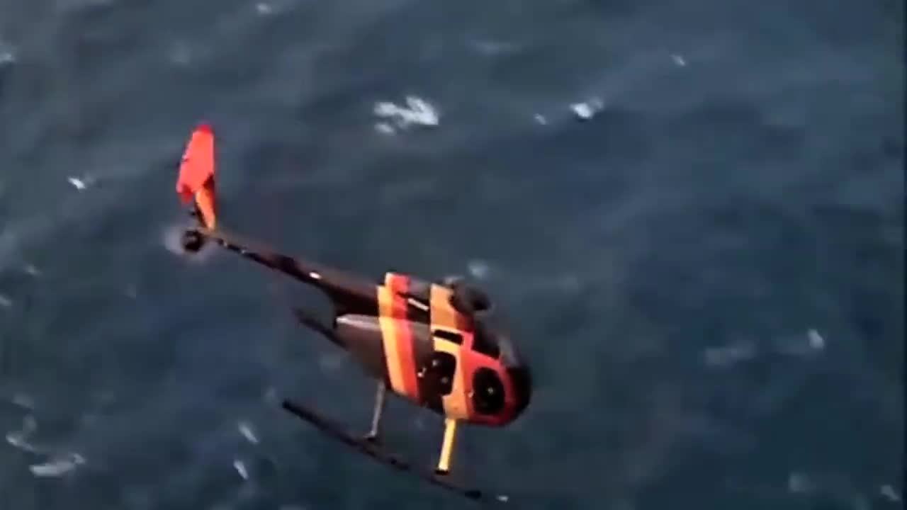 Le 13 décembre 1981, dans &quot;Dimanche Matin&quot; sur Antenne 2, était diffusé pour la première fois, la série &quot;Magnum&quot;