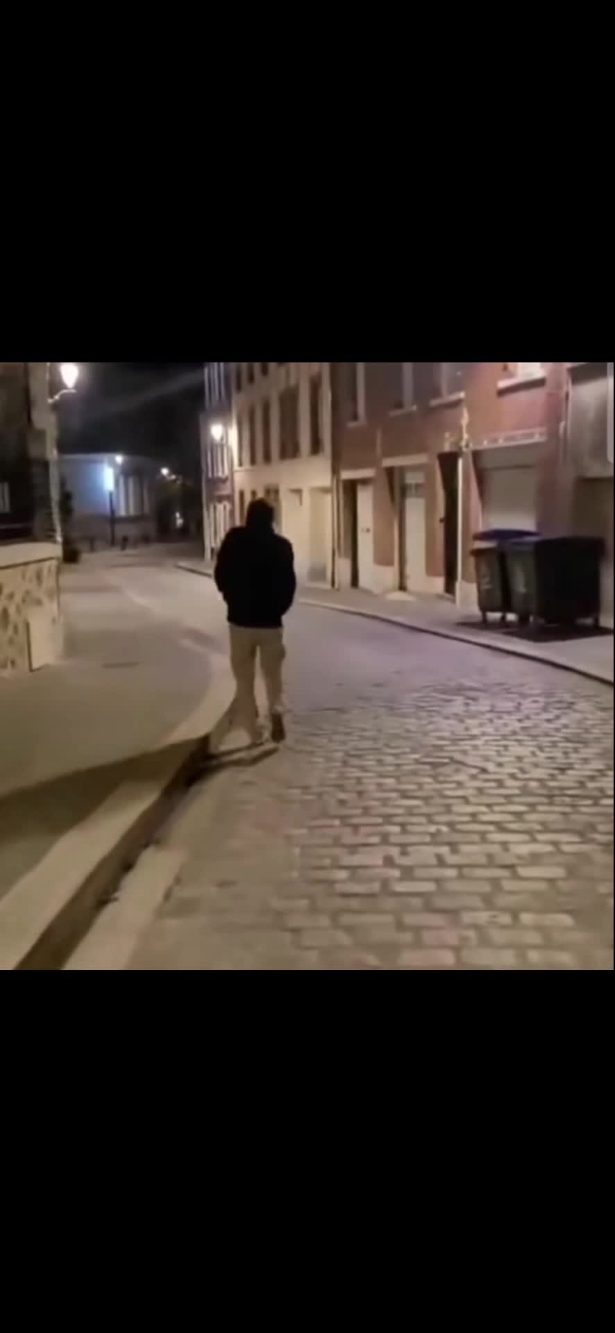 Poubelle subtle foreshadowing édition