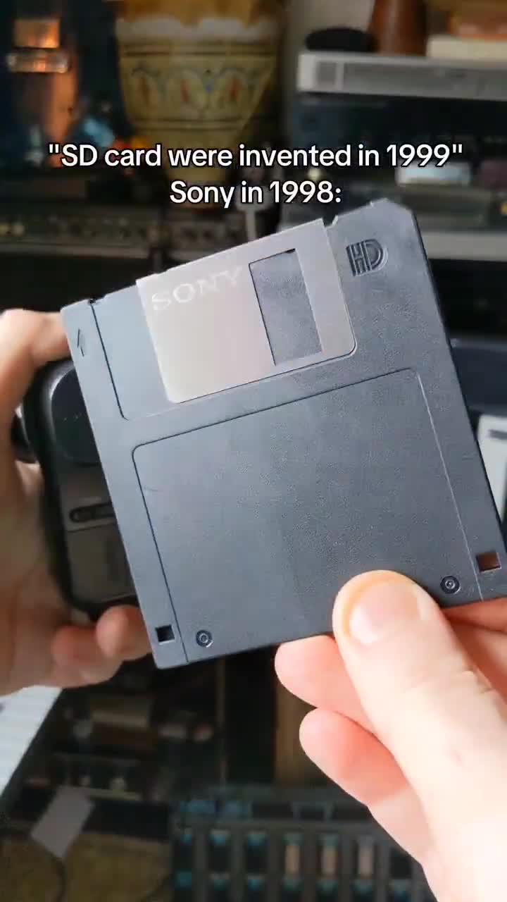 Sony Mavica FD51, l’Appareil Photo Numérique... à Disquette !