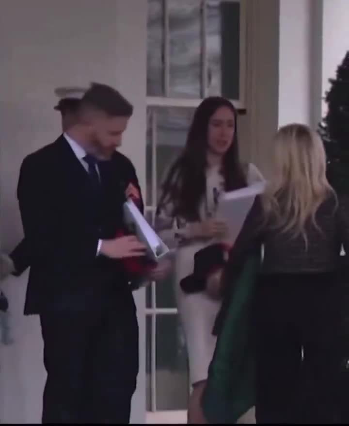 Au suivant... exit le flop du chibre à Brigitte, vive les dossiers Epstein !