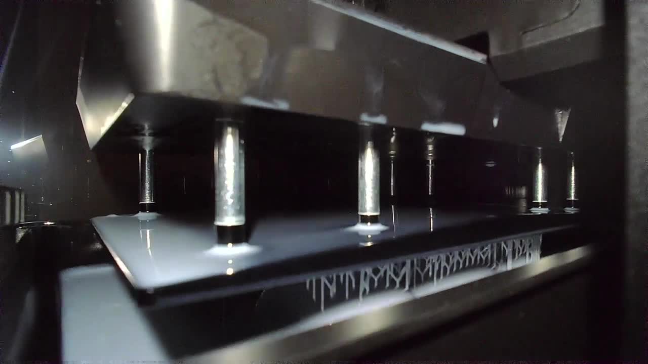 Un Timelaps d'une de mes impression 3d avec la saturn 4 ultra 16k de chez elegoo (photo du résultat en commentaire)