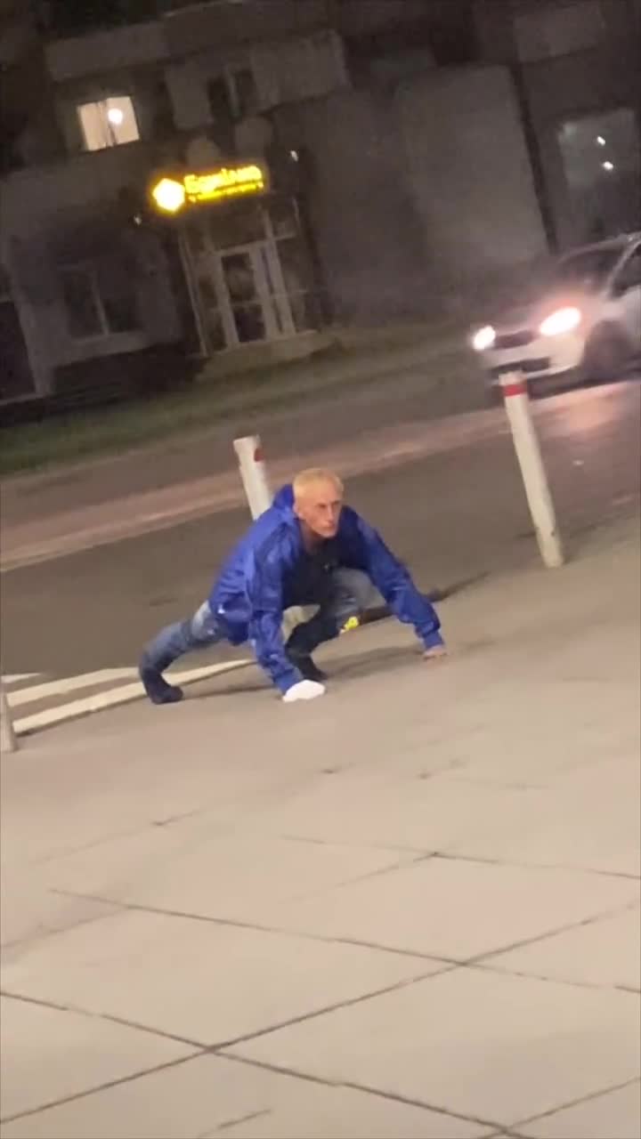 Je ne sais pas a quoi ils se préparent mais... ils sont prêts !