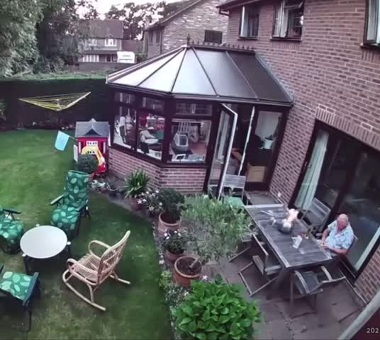 Messire, les anglois attaquent à la bombarde