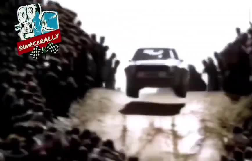 La catégorie Rallye &quot;groupe B&quot; a existé de 1982 à 1986. Des voitures avec 500 à 700 ch sous le capot, et ça roulait au milieu de la foule. Fin de cette catégorie en 1986 après l'accident mortel du duo Toivonen/Cresto qui a péri carbonisé dans leur voiture après un crash.