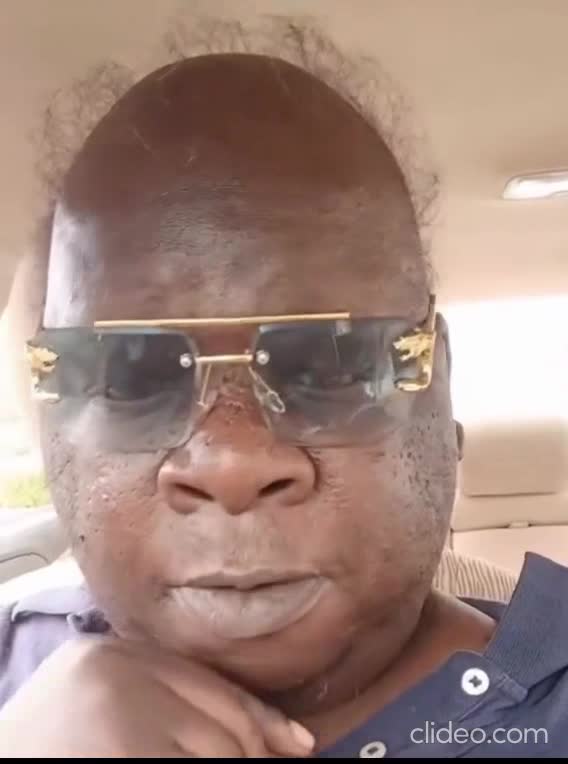 Quand tu fais tomber la sucette sur la moquette...