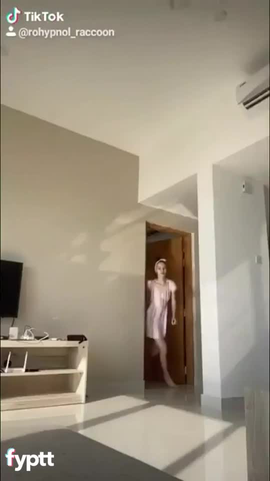Pussy crash test