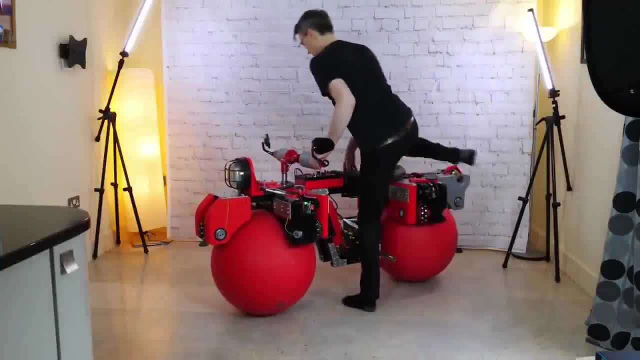 Omnidirectional bike on spheres