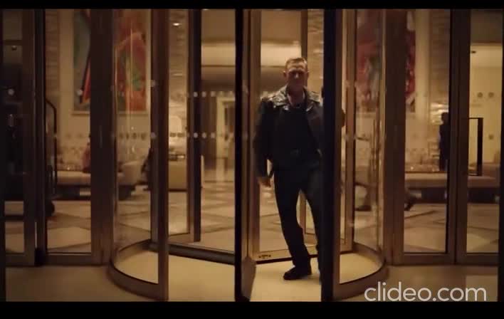 T'inquiètes mec, le Louvre c'est une forteresse !