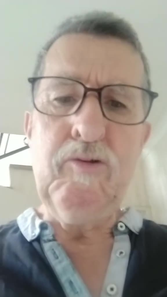 Est-ce que le schimili, le schilimili blili y tient dans la main y tient dans la main ?