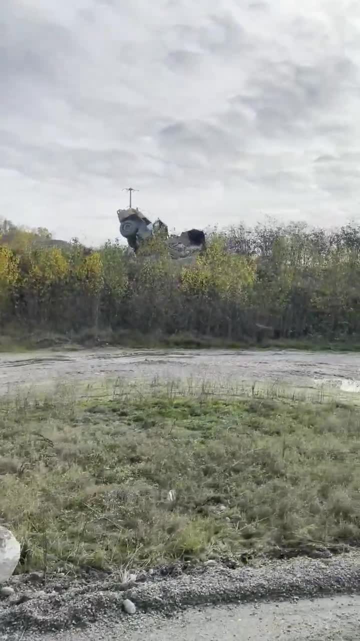 On n'a plus d'obus chef! Pas grave, balancez leur des tractopelles.