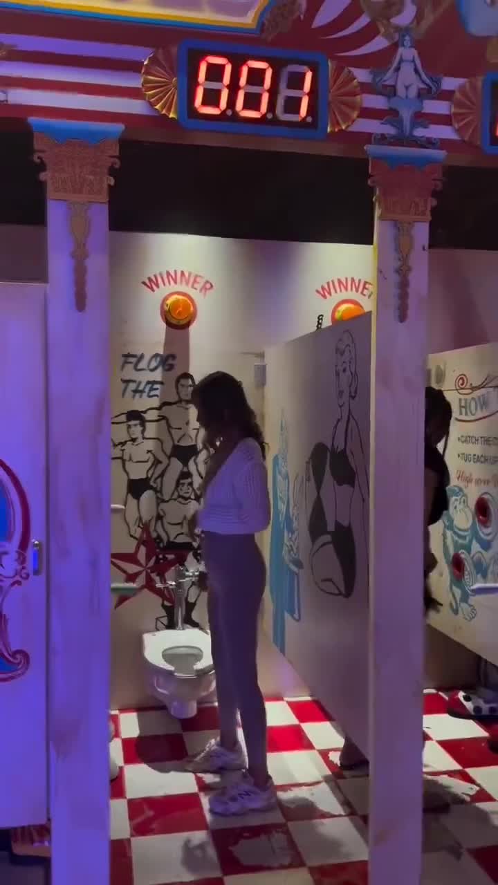 Pourquoi me direz-vous ? C'est simple : une vraie bite de jap mesure pas l'épaisseur d'une cloison