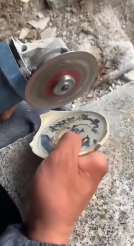 Avec un peu d'entrainement faites vous aussi de splendides dessous de tasses .