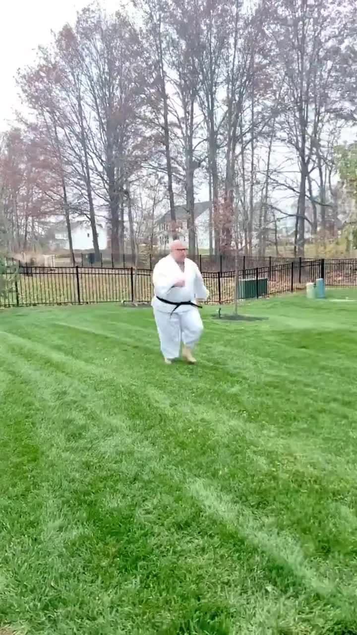 Y a le sismographe du coin qui a pas dû comprendre ce qu'il lui arrivait.