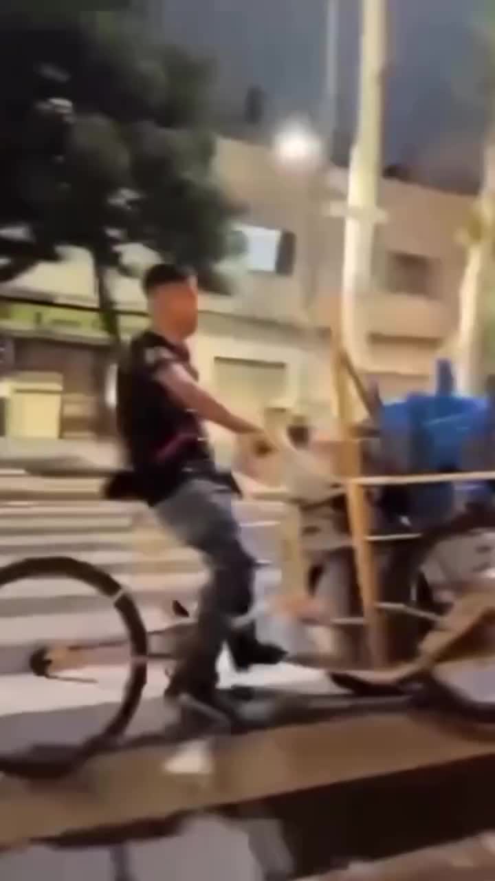 Un peu de tendresse dans ce monde de FDP...